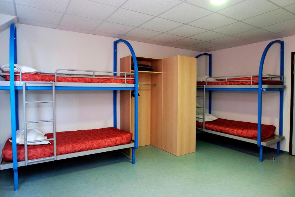 Lit Superposé dans Dortoir pour Femmes